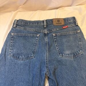 Men's Wrangler Blue Jeans  96501DS - Size 33x 30 - Reg. Fit*